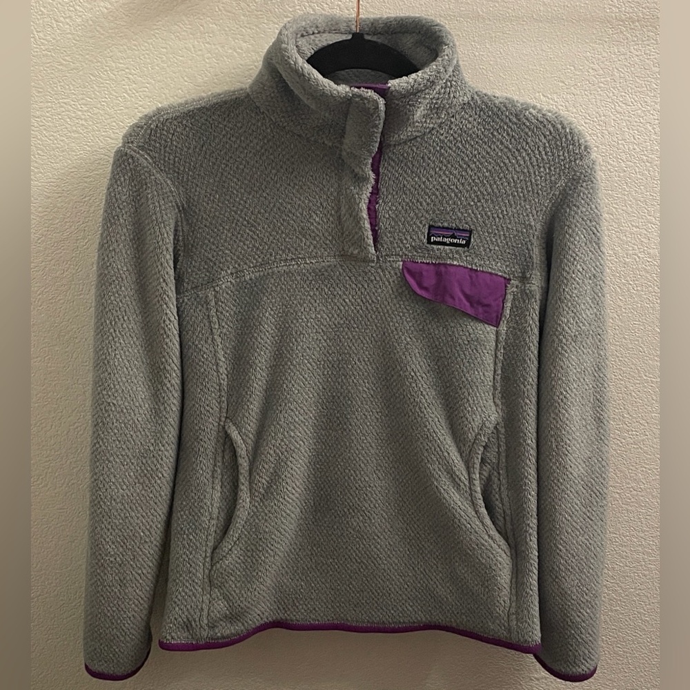 Patagonia Women’s Heather Gray and Violet Fleece Pullover